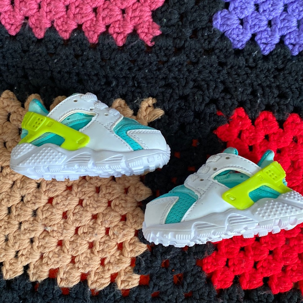 NWOT Nike baby shoes